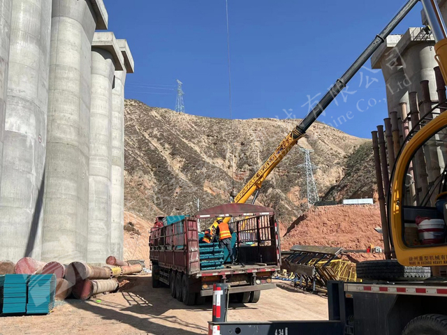 Temporary steel bridge installation equipment at Lanzhou mountain infrastructure site