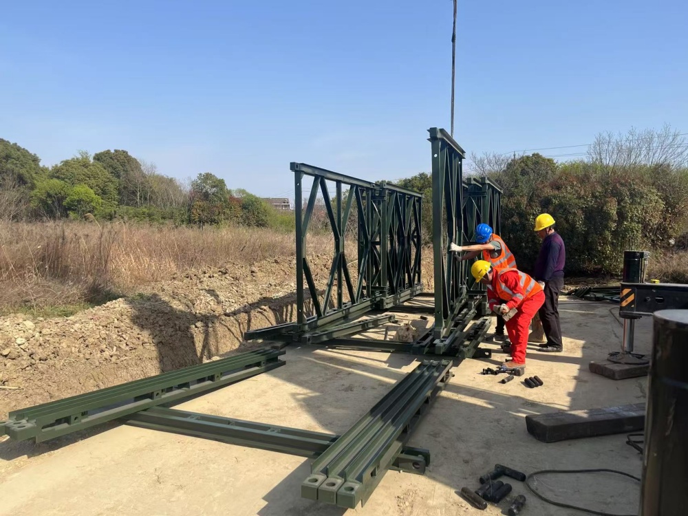 Bailey bridge leasing services for temporary access roads and construction sites