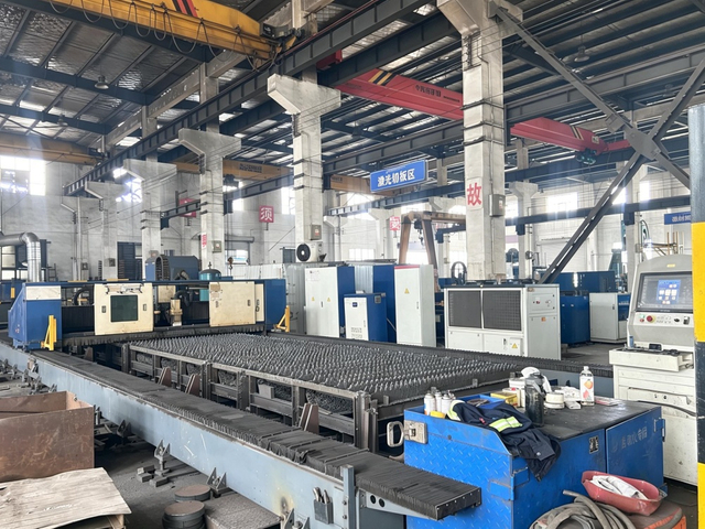 Laser cutting machine for precision steel bridge plate processing