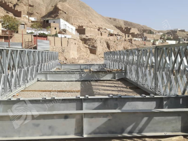 Galvanized Bailey bridge structure for fast installation in harsh terrain