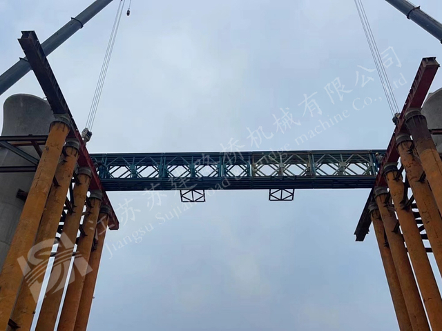 Xiangyang steel bridge lifting installation for urban river crossing access