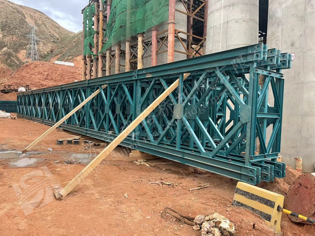 Assembled steel bridge structure in Xiangyang for flood control traffic